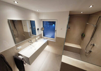 referenz modernes badezimmer 26